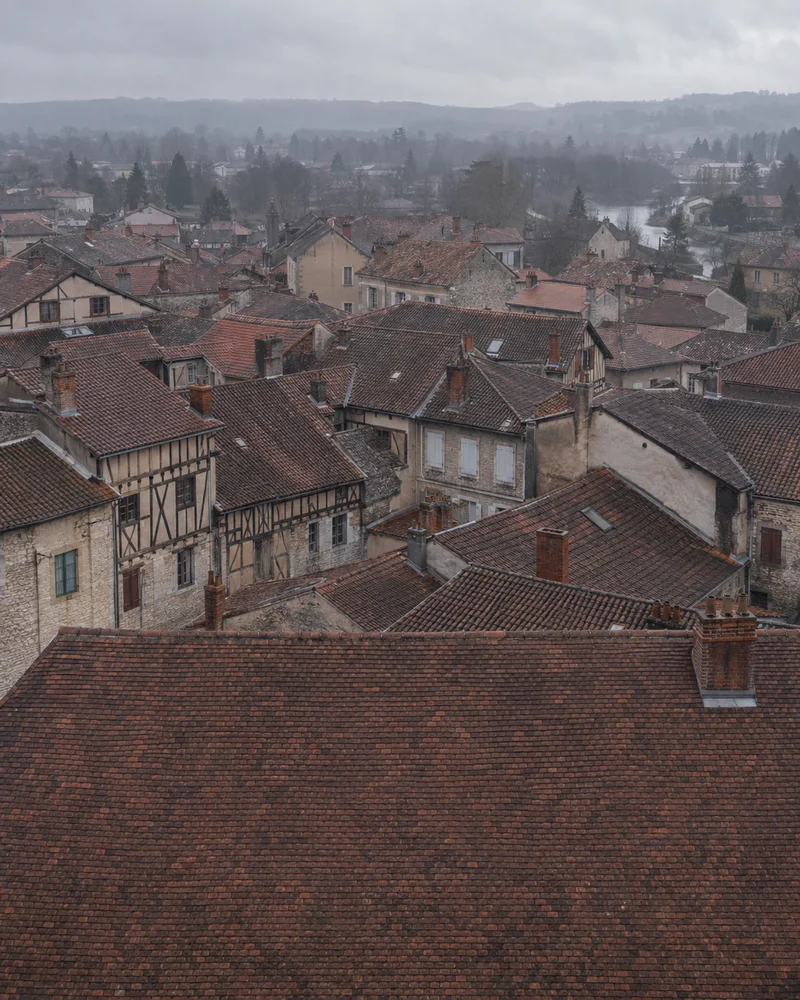 Toits de tuiles d’un centre ancien — couvreur à Bourg-en-Bresse